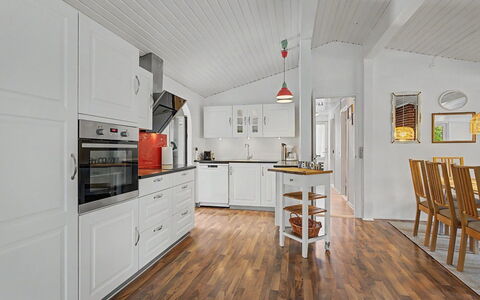 Birge - 600M from the Sea: Flooring, Wood, Wood Flooring, Floor, Ceiling, Interior Design, Laminate Flooring, Home, Hardwood, Kitchen