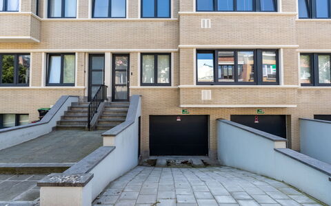 Centrally Located The Corner: Wall, Apartment, Facade, Architecture, Residential Area, Composite Material, Condominium, Home, Urban Design, Balcony