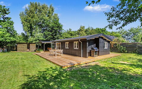 Fulla - 150M from the Sea: Cottage, House, Home, Roof, Rural Area, Garden Buildings, Garden, Estate, Log Cabin