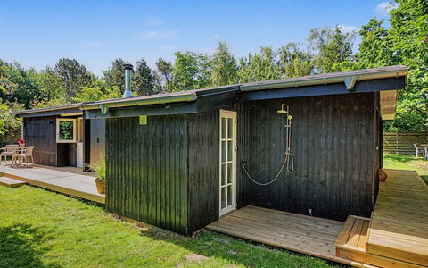 Fulla - 150M from the Sea: Wood, Cottage, Garden Buildings, Garden, Shed, Backyard, Yard, Log Cabin, Siding, Shade
