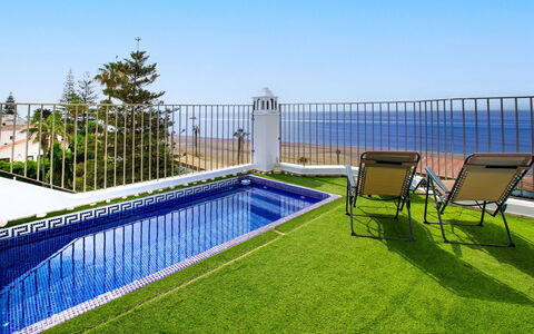 La Samba Beachfront: Swimming Pool, Lawn, Garden, Artificial Turf, Landscaping, Balcony, Estate, Resort, Fence, Yard