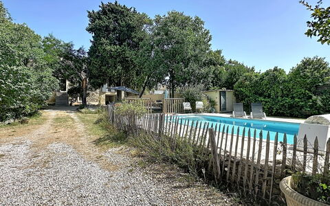 Villa Piscine - Aigues-Vives: Residential Area, Apartment, Estate, Resort, Mansion, Balcony, Villa, Swimming Pool