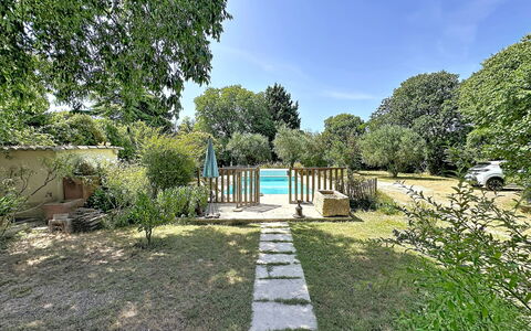 Villa Piscine - Aigues-Vives: Residential Area, Apartment, Estate, Resort, Mansion, Balcony, Villa, Swimming Pool