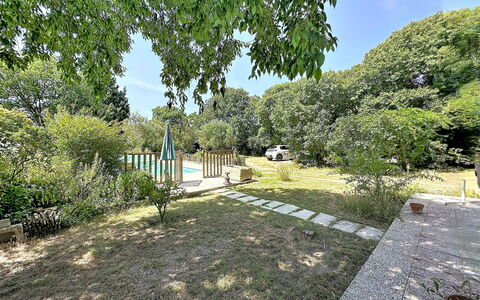 Villa Piscine - Aigues-Vives: Residential Area, Apartment, Estate, Resort, Mansion, Balcony, Villa, Swimming Pool