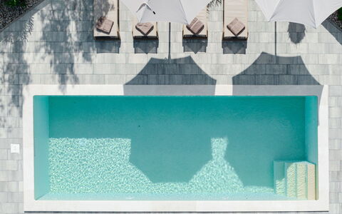 Delight: Residential Area, Apartment, Estate, Resort, Mansion, Balcony, Villa, Swimming Pool
