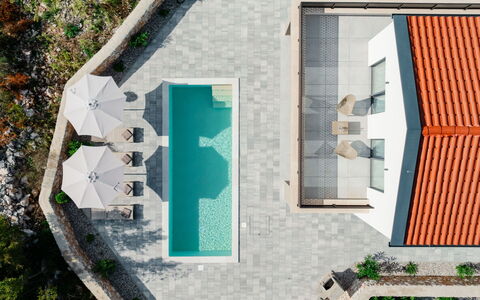 Delight: Residential Area, Apartment, Estate, Resort, Mansion, Balcony, Villa, Swimming Pool