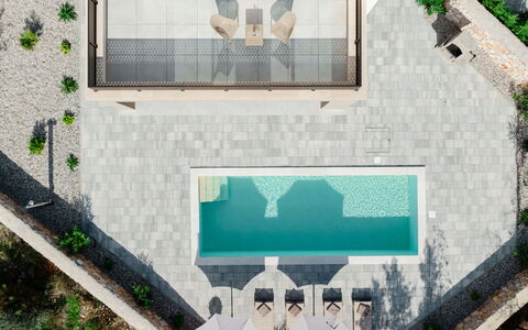 Delight: Residential Area, Apartment, Estate, Resort, Mansion, Balcony, Villa, Swimming Pool