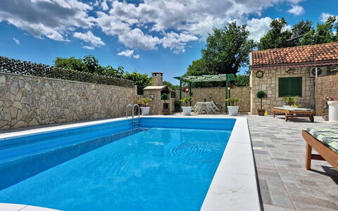 Denis: Residential Area, Apartment, Estate, Resort, Mansion, Balcony, Villa, Swimming Pool