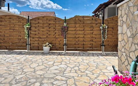 Denis: Residential Area, Apartment, Estate, Resort, Mansion, Balcony, Villa, Swimming Pool