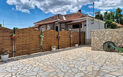 Denis: Residential Area, Apartment, Estate, Resort, Mansion, Balcony, Villa, Swimming Pool