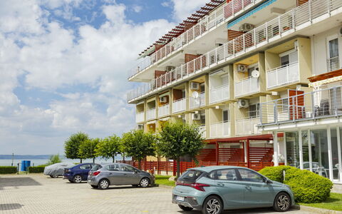 Patti 2: Residential Area, Apartment, Estate, Resort, Mansion, Balcony, Villa, Swimming Pool