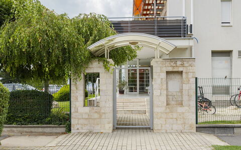 Patti 2: Residential Area, Apartment, Estate, Resort, Mansion, Balcony, Villa, Swimming Pool
