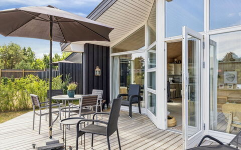 Eerika - 1Km from the Sea: Porch, Home, Door, Siding, Deck, Shade, Cottage, Estate, Hardwood, Yard