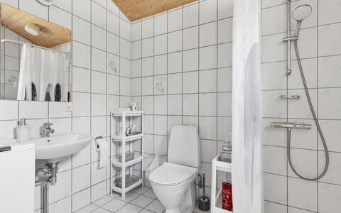Eerika - 1Km from the Sea: Flooring, Floor, Plumbing Fixture, Interior Design, Ceiling, Toilet, Sink, Toilet Seat, Bathroom, Tile