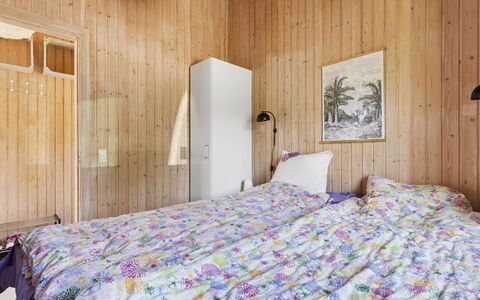 Eerika - 1Km from the Sea: Bedroom, Bed, Wood, Bed Sheet, Bedding, Interior Design, Floor, Flooring, Ceiling, Linens