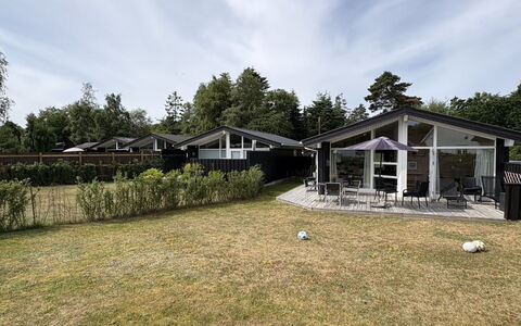 Eerika - 1Km from the Sea: Roof, Home, Residential Area, House, Land Lot, Cottage, Estate, Shade, Suburb, Landscaping