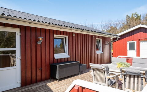 Ulfsten - 2Km from the Sea: Wood, Wood Stain, Hardwood, Door, Deck, Plank, Shade, Design, Lumber, Siding