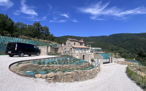 Villa Maddalena alla Guglielmesca: Landscape, Hill, Village, Estate, Villa, Hacienda, Mountain Village