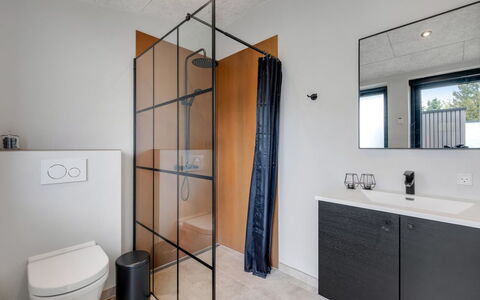 Nitis - 300M to the Fjord: Flooring, Plumbing Fixture, Floor, Interior Design, Plumbing, Bathroom, Tile, Bathroom Cabinet, Glass