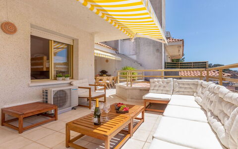Claudi: Apartment, Architecture, Residential Area, Condominium, Composite Material, Urban Design, Balcony, Mixed-Use, Shade