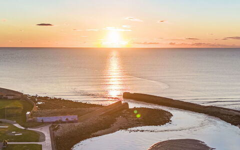 Lossiemouth Manor: Water, Body Of Water, Horizon, Coast, Coastal And Oceanic Landforms, Natural Landscape, Sunset, Sea, Sunrise, Afterglow