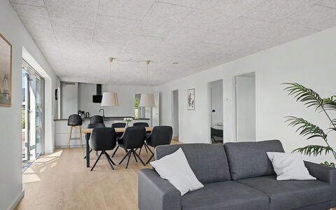 Iolani - 2.2Km from the Sea: Ceiling, Flooring, Floor, Interior Design, Light Fixture, Wood Flooring, Hardwood, Plaster, Chair