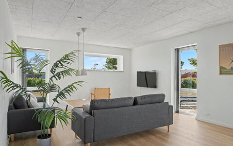 Iolani - 2.2Km from the Sea: Ceiling, Flooring, Floor, Plaster, Wood Flooring, Home Appliance, Light Fixture