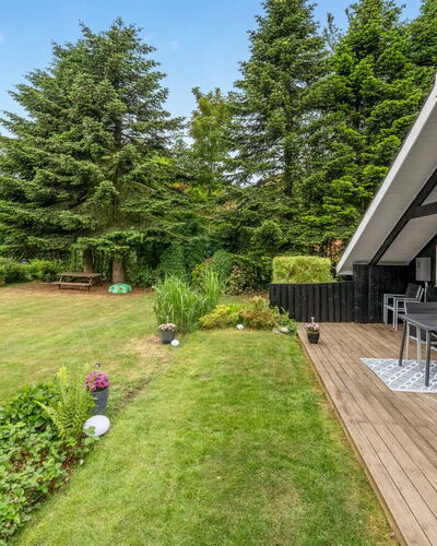 Hege - 1Km to the Fjord