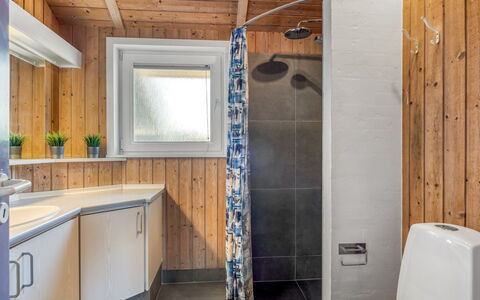 Nis - 75M from the Sea: Flooring, Wood, Plumbing Fixture, Interior Design, Floor, Ceiling, Sink, Bathroom, Room, Tap