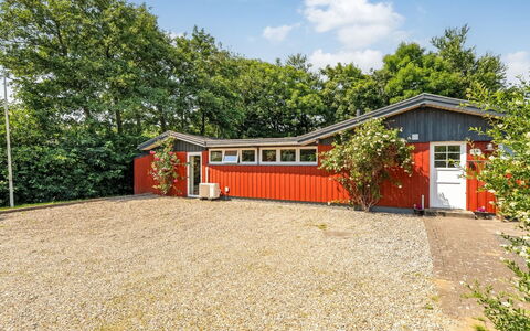 Milo - 200M to the Fjord: Roof, Cottage, Shed, Garden Buildings, Siding, Garden, Farmhouse, Estate, Driveway, Yard