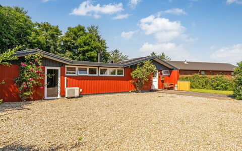 Milo - 200M to the Fjord: Roof, Land Lot, Cottage, Home, Garden Buildings, Shed, Driveway, Garden, Shade, Yard
