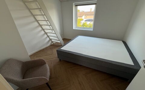 Gundula - 1.3Km from the Sea: Bedroom, Wood, Flooring, Floor, Bed Frame, Bedding, Bed, Bed Sheet, Linens