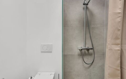 Gundula - 1.3Km from the Sea: Plumbing Fixture, Bathroom, Flooring, Floor, Plumbing, Toilet, Shower Head, Shower, Shower Panel, Tap