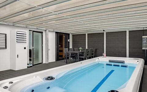 Gundula - 1.3Km from the Sea: Plumbing Fixture, Swimming Pool, Design, Deck, Aluminium, Jacuzzi, Outdoor Furniture, Bathtub, Hotel