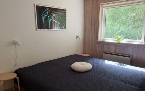 Laris - from the Sea: Floor, Flooring, Bedroom, Wood, Furniture, Interior Design, Bed, Bed Sheet, Bedding, Room