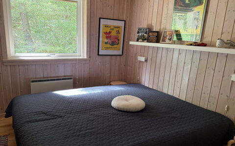 Laris - from the Sea: Bedroom, Wood, Bed Sheet, Bed, Flooring, Floor, Bedding, Furniture, Interior Design, Bed Frame