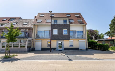 Duinenzicht with Balcony: Building, Window, Residential Area, Road Surface, House, Neighbourhood, Facade, Town, Home, Architecture