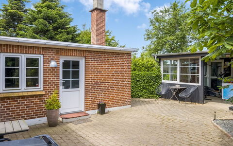 Melba - 13Km from the Sea: Shrub, House, Residential Area, Home, Brick, Door, Cottage, Garden, Brickwork, Estate