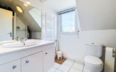 Armorique: Plumbing Fixture, Bathroom, Flooring, Floor, Plumbing, Tap, Interior Design, Sink, Ceiling, Toilet
