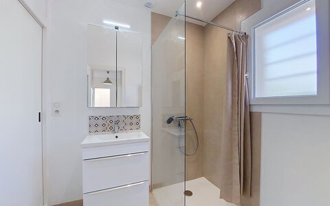 Fourchaud: Flooring, Floor, Bathroom, Interior Design, Plumbing Fixture, Wall, Bathroom Cabinet, Plumbing, Home, Tile