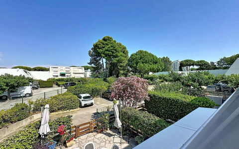 West City Ii: Building, Wall, Window, Residential Area, Neighbourhood, Facade, House, Town, Home, Balcony