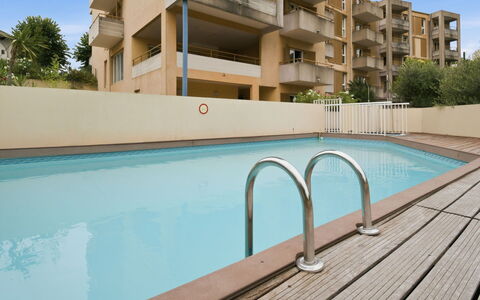 Grasse 617: Apartment, Residential Area, Architecture, Condominium, Balcony, Home, Human Settlement, Composite Material, Shade, Resort