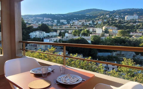 Virginia: Residential Area, Apartment, Balcony, Shade, Chair, Penthouse Apartment, Hotel