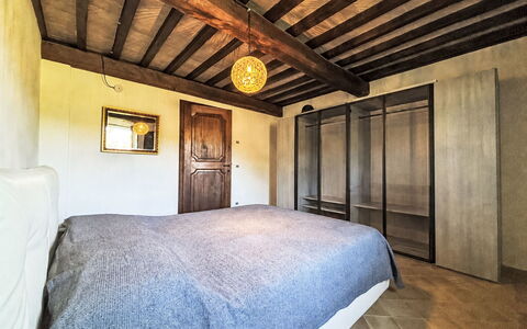 Rocca Loft: Building, Wall, Window, Residential Area, Neighbourhood, Facade, House, Town, Home, Balcony