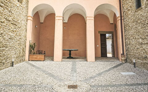 Rocca Loft: Building, Wall, Window, Residential Area, Neighbourhood, Facade, House, Town, Home, Balcony