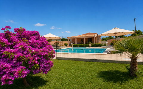 Villa Gloria: Swimming Pool, Resort, Outdoor Furniture, Umbrella, Estate, Leisure, Eco Hotel, Hacienda, Landscaping, Garden