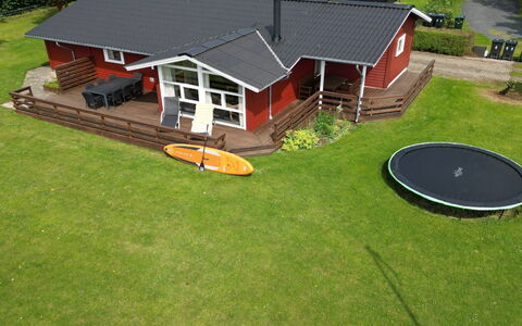 Vinny - 1Km from the Sea: Grass, House, Cottage, Roof, Home, Lawn, Yard, Garden, Backyard, Farmhouse