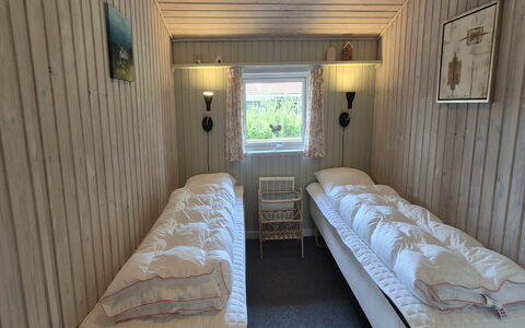 Vinny - 1Km from the Sea: Wood, Bedroom, Bed, Bed Sheet, Bedding, Floor, Bed Frame, Furniture, Room, Linens