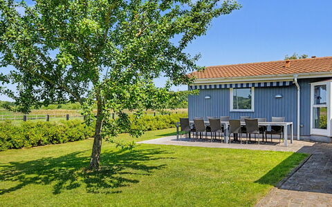 Aderice - 80M from the Sea: Home, Land Lot, Cottage, Lawn, Garden, Shade, Yard, Farmhouse, Garden Buildings, Estate