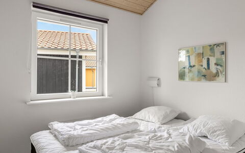 Askatla - 50M to the Fjord: Wall, Wood, Home, Bedroom, Bed, Bedding, Daylighting, Wood Stain, Design